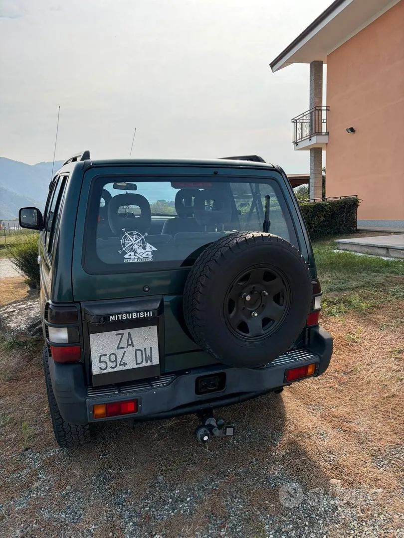 Mitsubishi Pajero 1998 photo 2