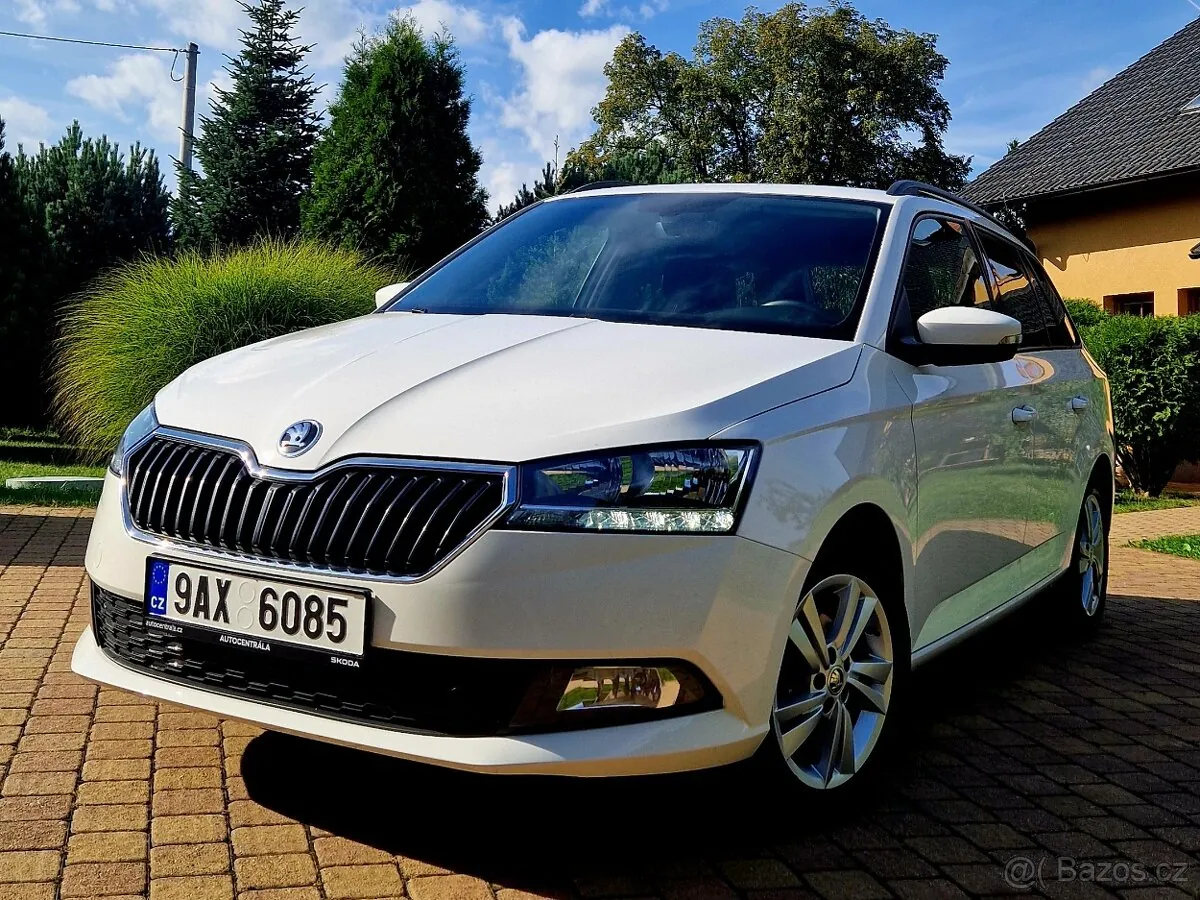 Skoda Fabia 2023 photo 2