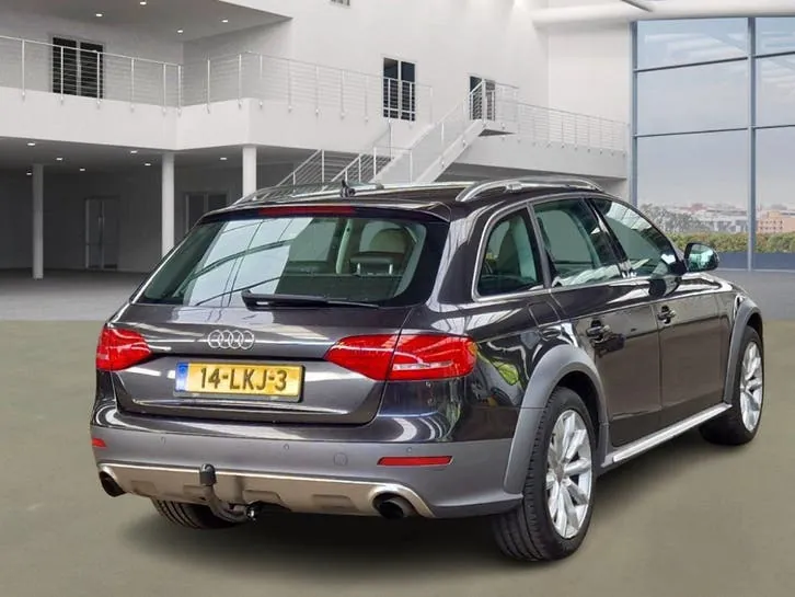 Audi A4 2010 photo 3
