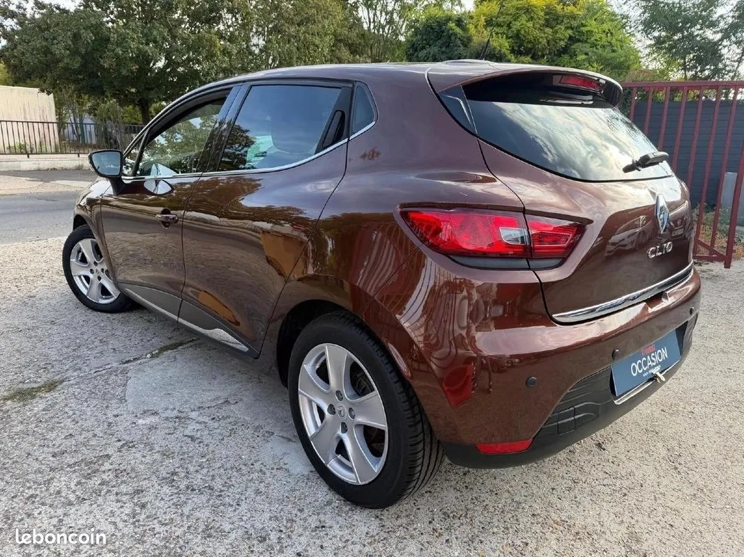 Renault Clio 2014 photo 2
