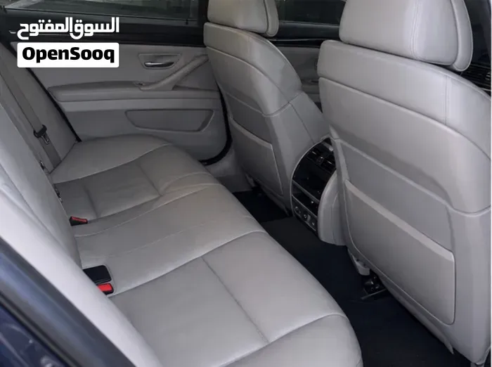 BMW 5 Series 2011 photo 2