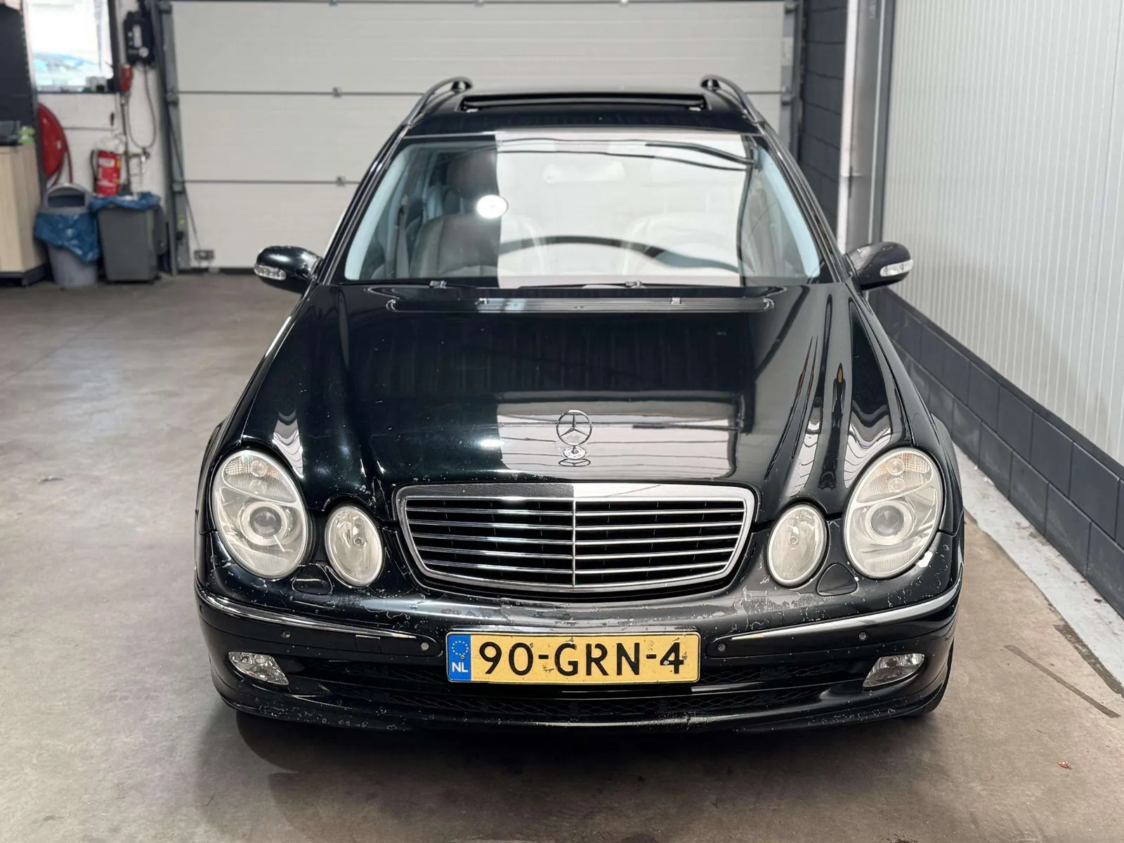 Mercedes-Benz E 320 2003 photo 2