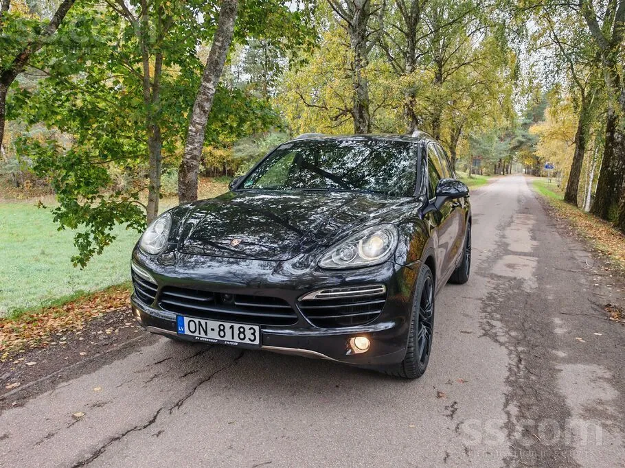 Porsche Cayenne 2012 photo 2