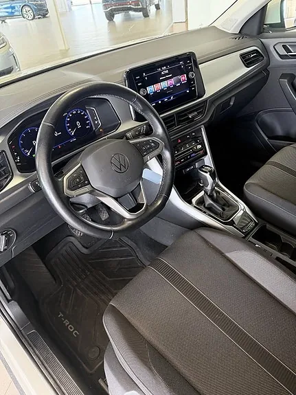 Volkswagen T-Roc 2023 photo 2