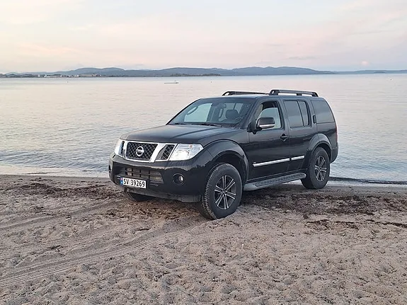 Nissan Pathfinder 2013 photo 2