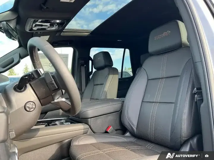 Chevrolet Tahoe 2026 photo 2