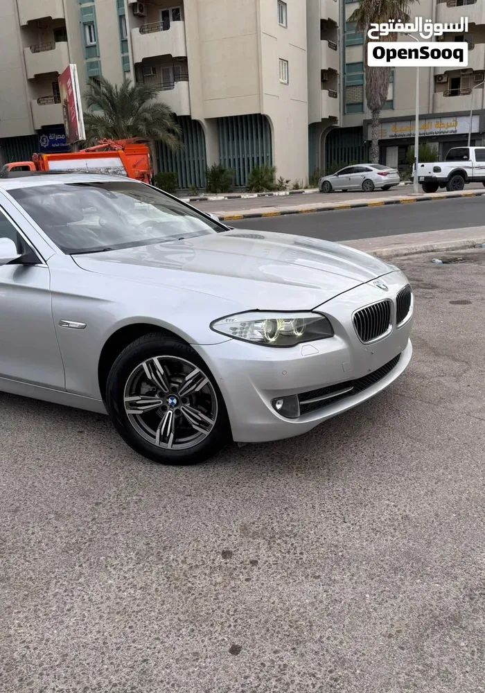 BMW 5 Series 2011 photo 3