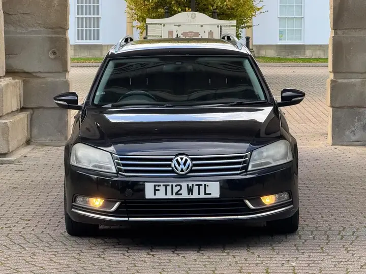 Volkswagen Passat 2012 photo 2