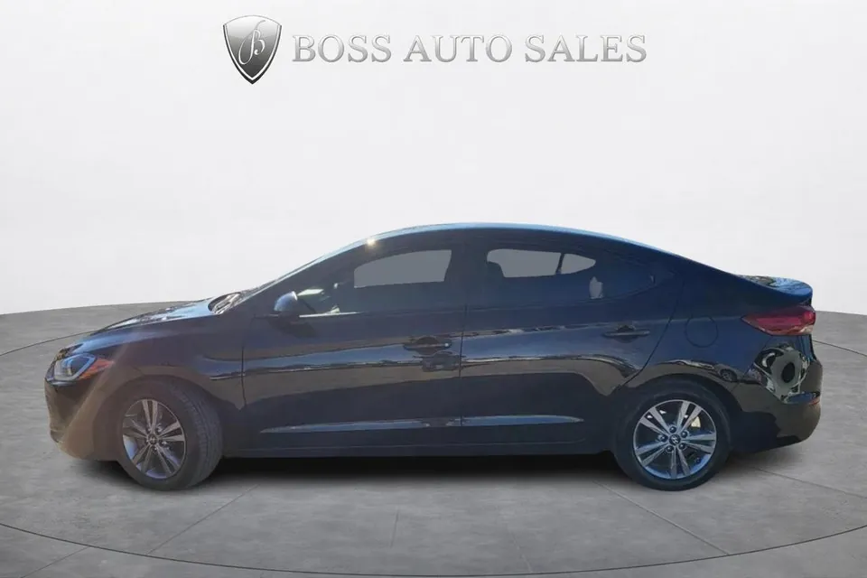 Hyundai Elantra 2017 photo 2