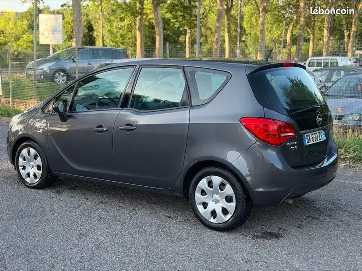 Opel Meriva 2011 photo 2