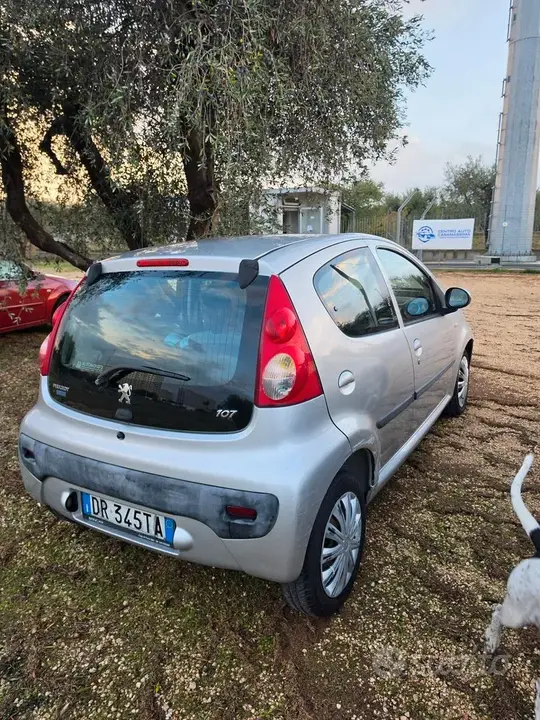 Peugeot 107 2008 photo 3