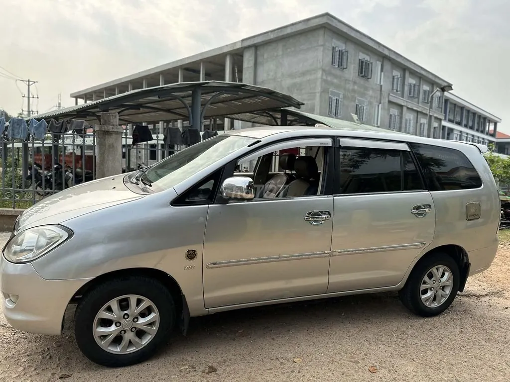 Toyota Innova 2008 photo 3