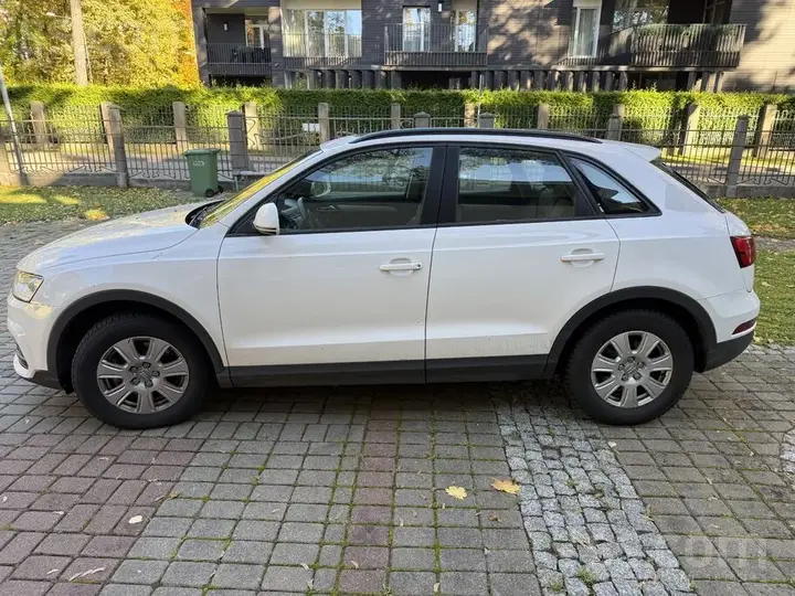 Audi Q3 2015 photo 2