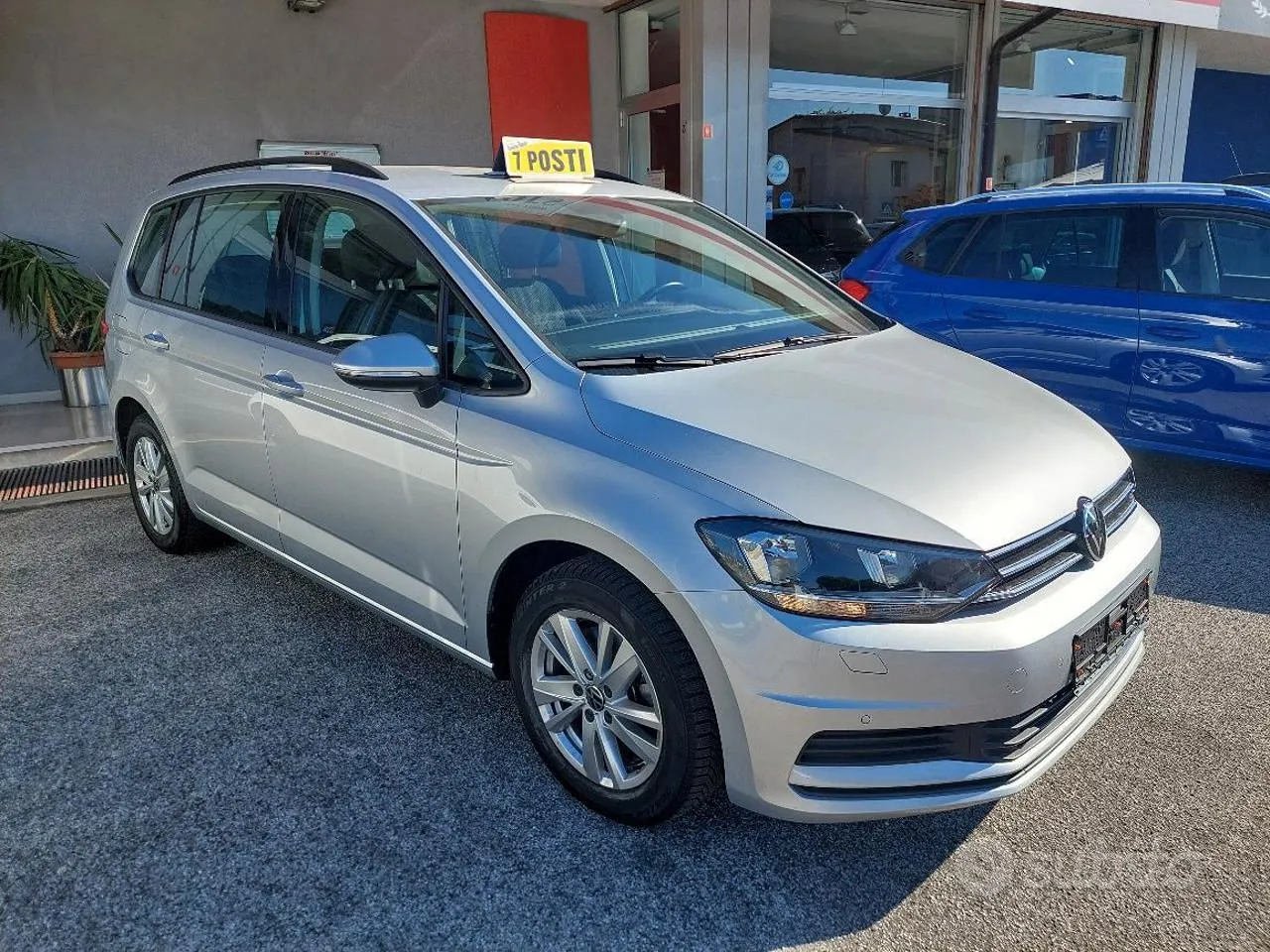 Volkswagen Touran 2022 photo 2
