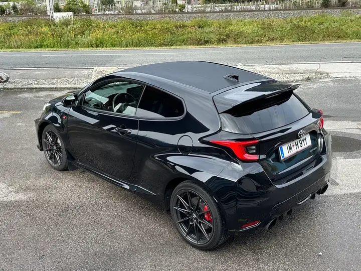 Toyota Yaris 2021 photo 2