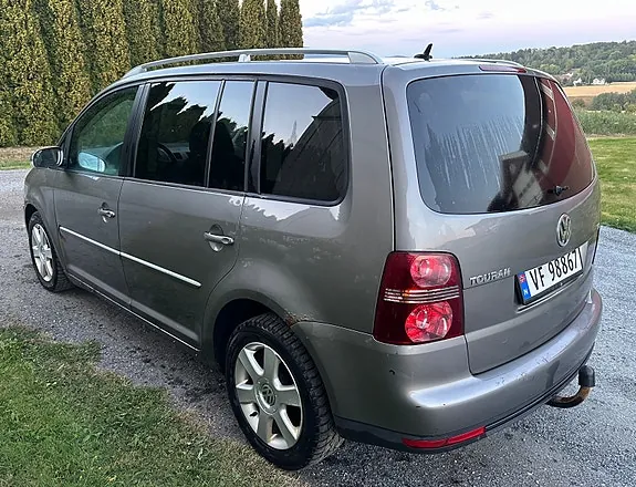 Volkswagen Touran 2009 photo 5
