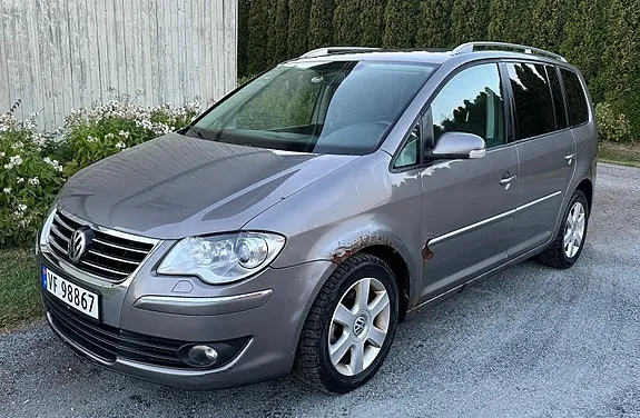 Volkswagen Touran 2009 photo 3