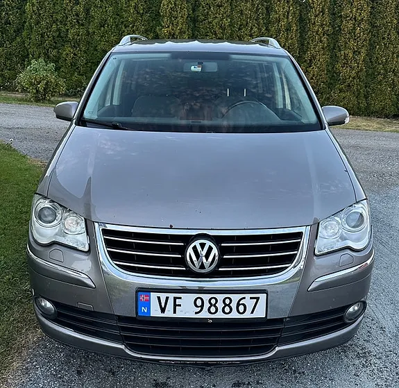 Volkswagen Touran 2009 photo 2
