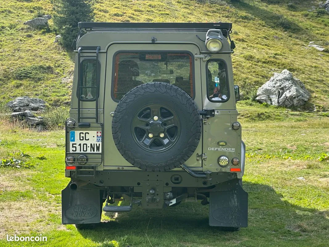 Land Rover Defender 2008 photo 4