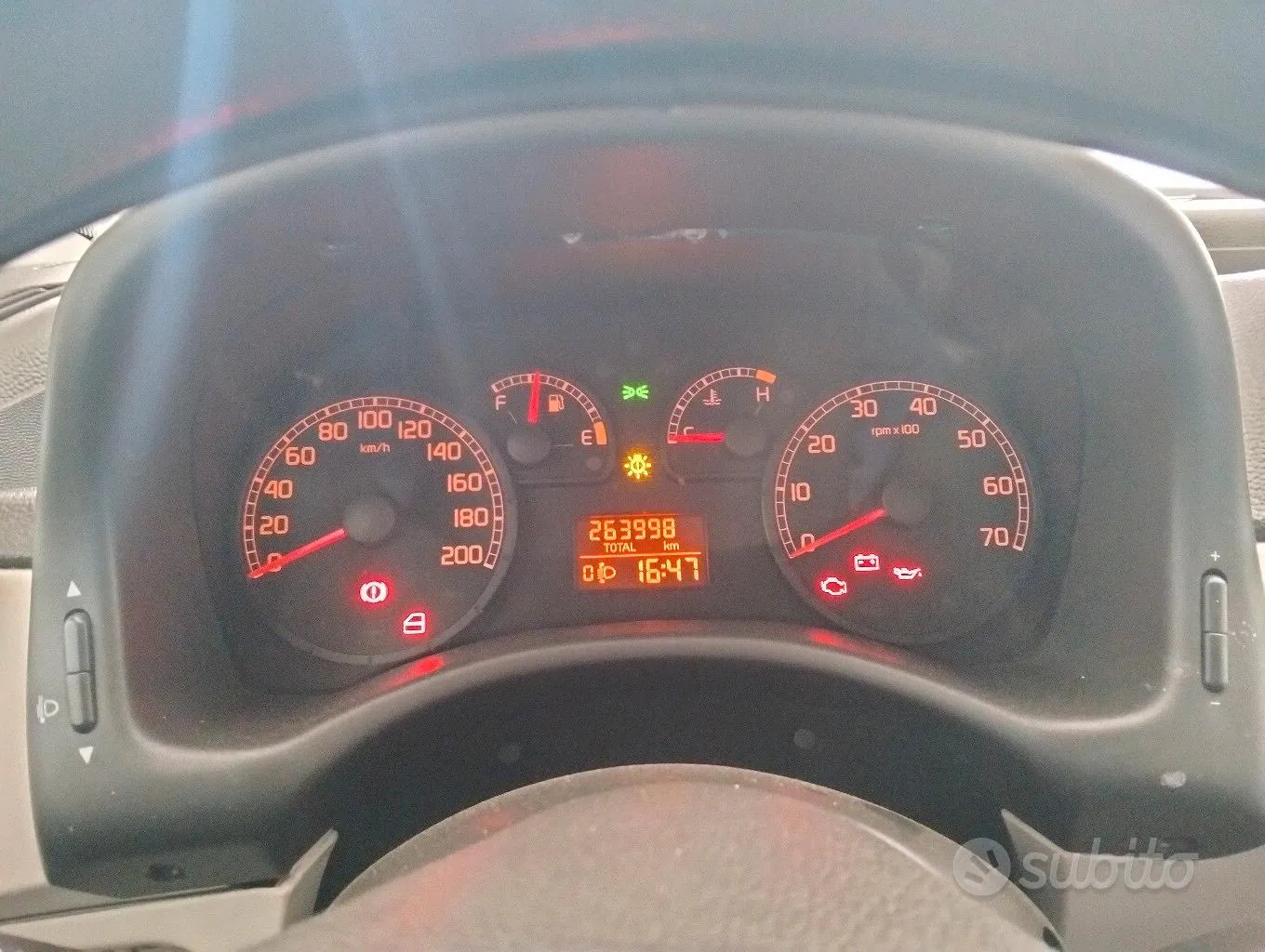 Fiat Punto 2003 photo 2