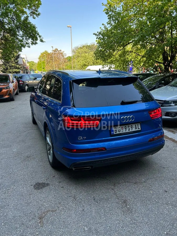 Audi Q7 2016 photo 5