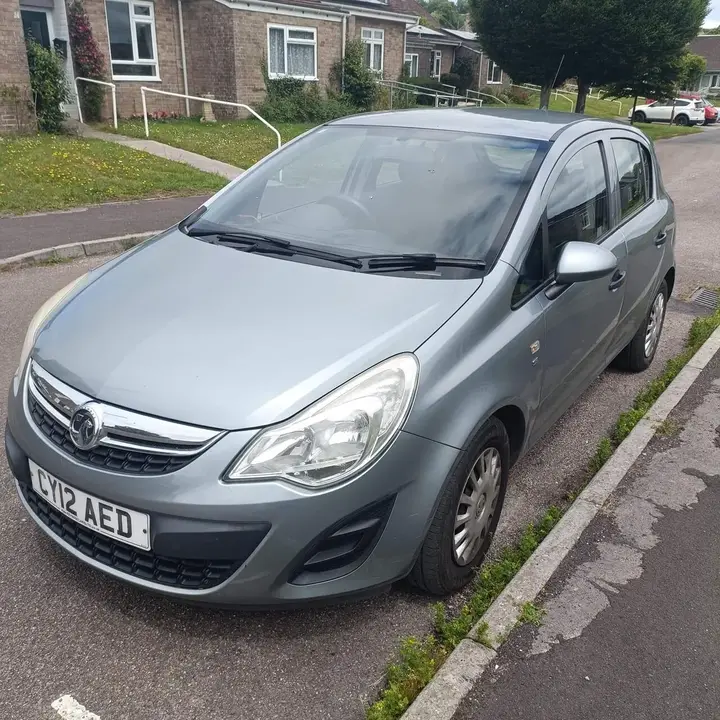 Vauxhall Corsa 2012 photo 2