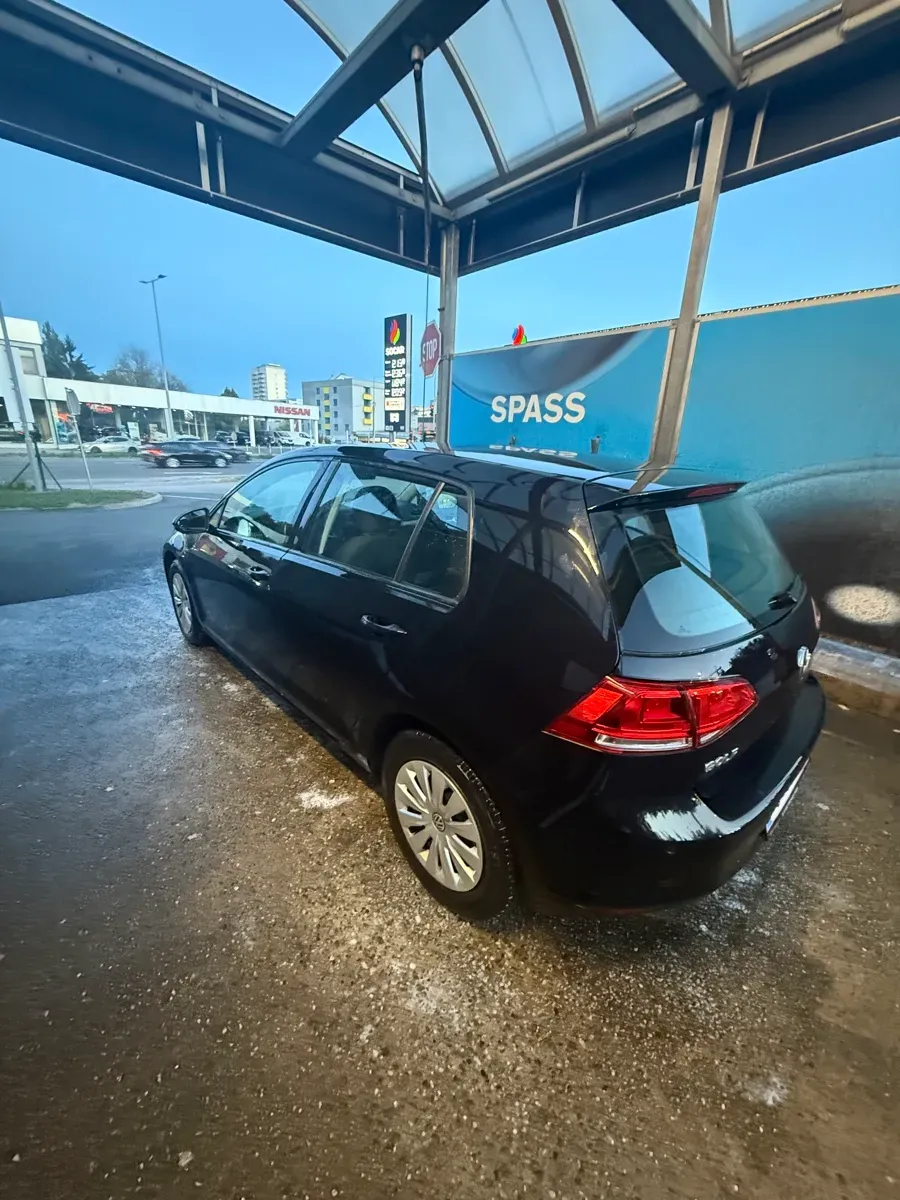 Volkswagen Golf 2012 photo 3
