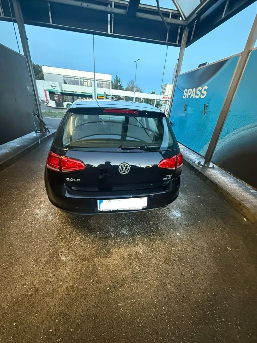 Volkswagen Golf 2012 photo 2