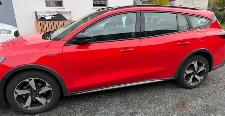 Ford Focus 2022 photo 2