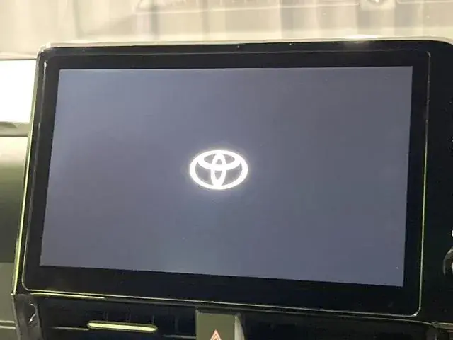 Toyota Voxy 2024 photo 3