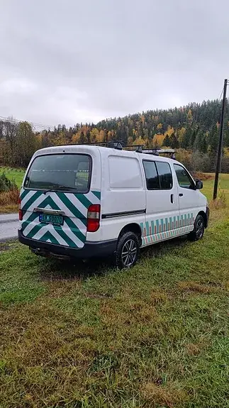 Toyota Hiace 2009 photo 3