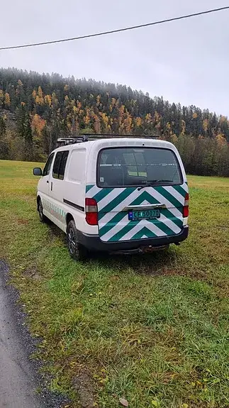 Toyota Hiace 2009 photo 4