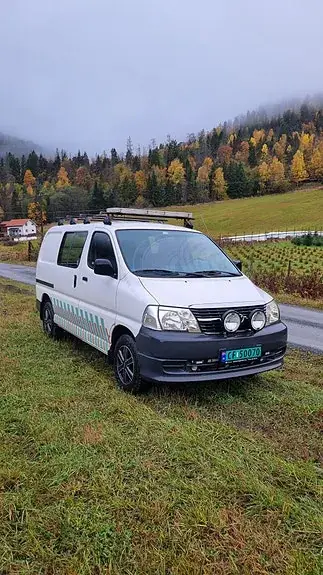 Toyota Hiace 2009 photo 5