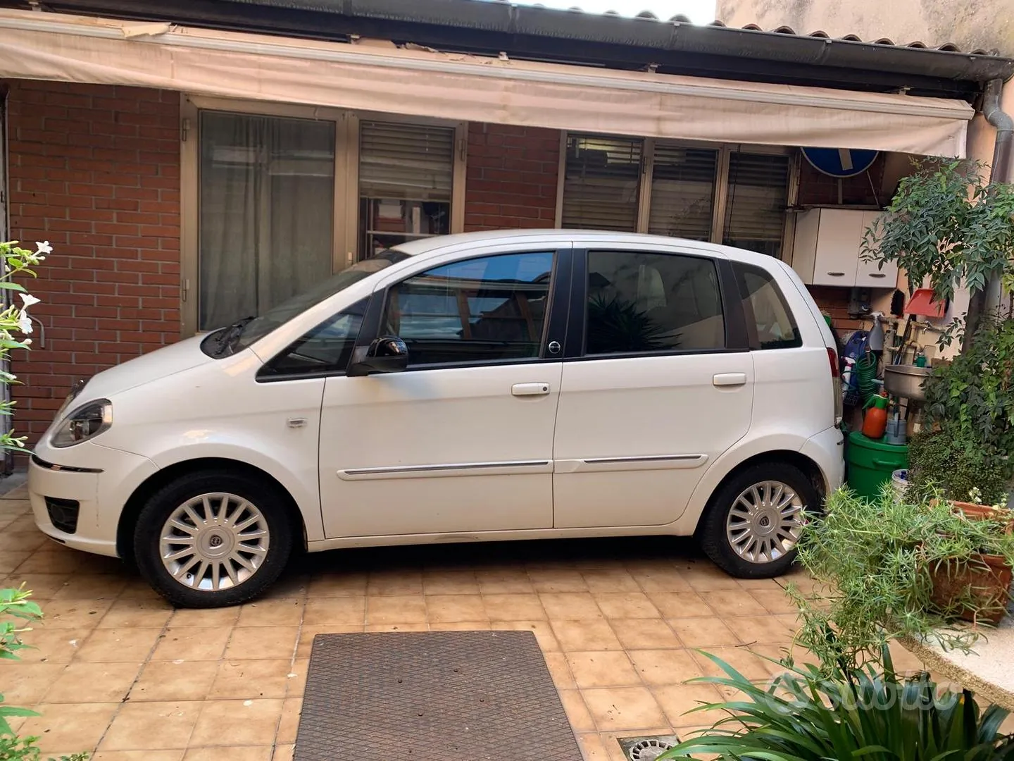 Lancia Musa 2012 photo 2
