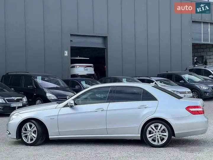 Mercedes-Benz E-Class 2009 photo 5