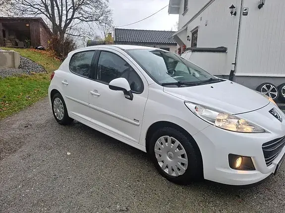 Peugeot 207 2010 photo 3