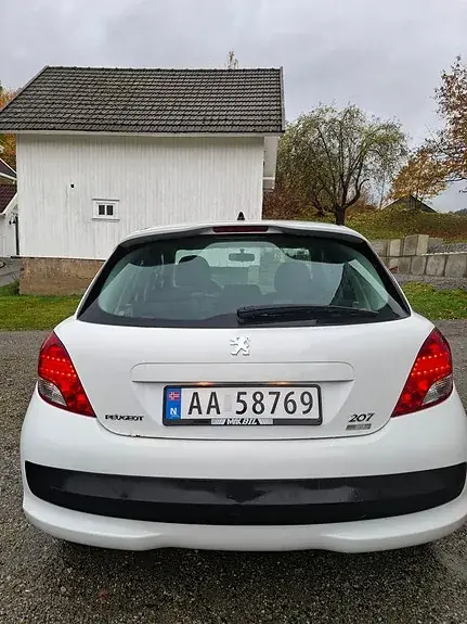 Peugeot 207 2010 photo 5