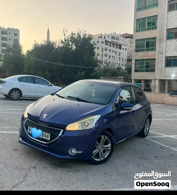 Peugeot 208 2018 photo 3
