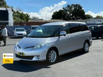 Toyota Estima 2015 photo 4