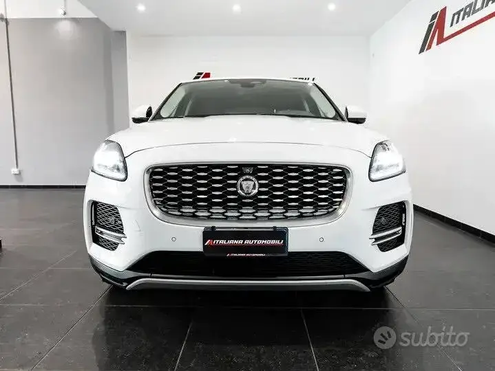 Jaguar E-Pace 2021 photo 2