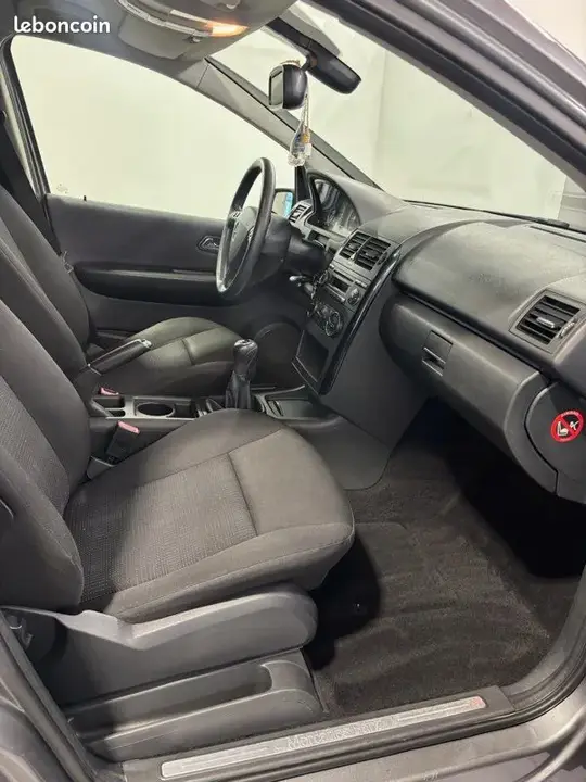 Mercedes-Benz A-Class 2010 photo 3