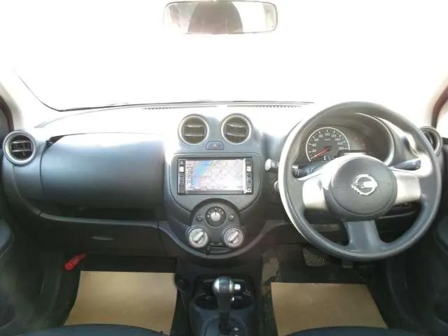 Nissan March 2010 photo 3