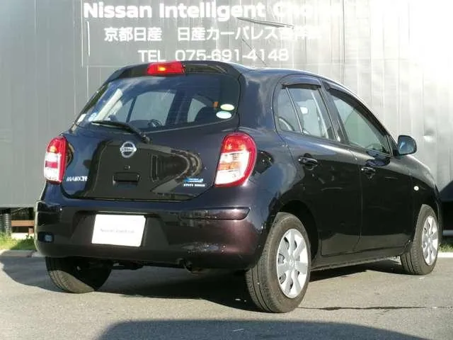 Nissan March 2010 photo 2