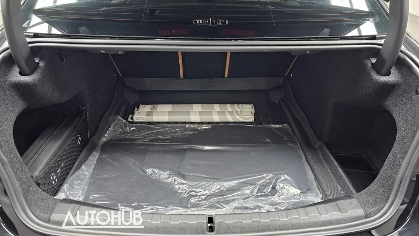 BMW 3 Series 2025 photo 4