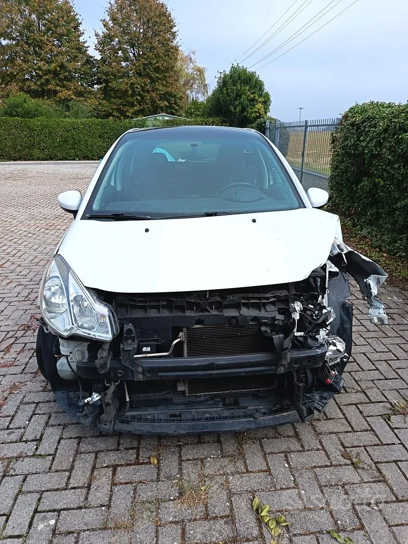 Citroen C3 2014 photo 2