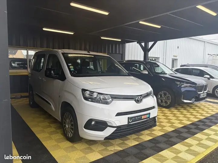 Toyota Proace City Verso 2023 photo 3