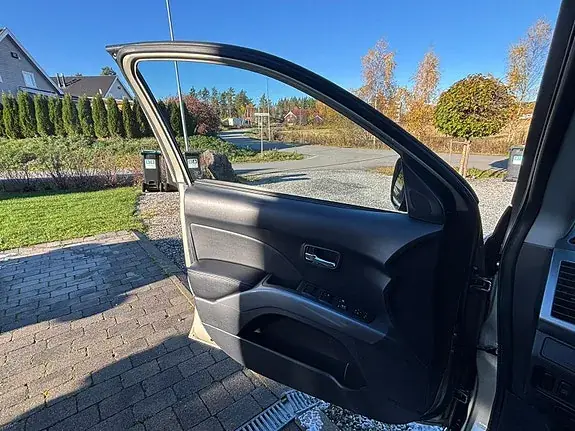 Peugeot 4007 2008 photo 2