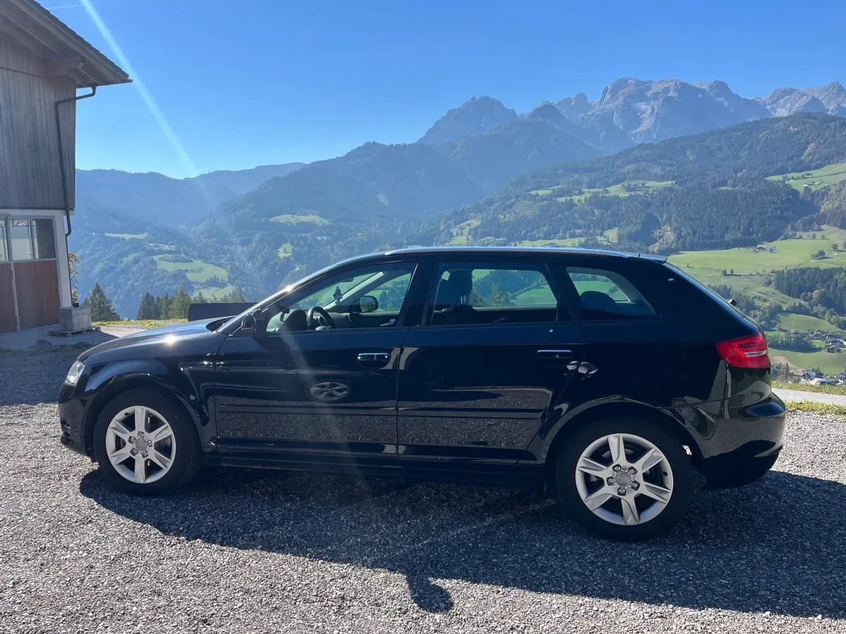 Audi A3 2011 photo 2
