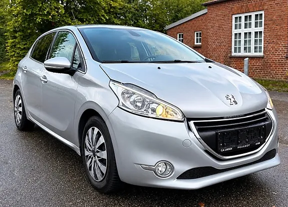 Peugeot 208 2015 photo 2