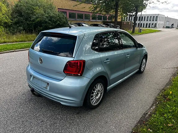 Volkswagen Polo 2010 photo 3
